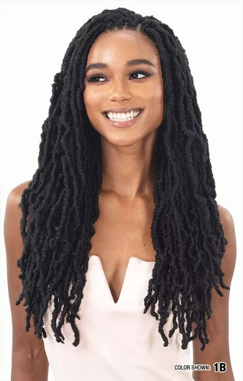 FREETRESS – 3X NIKKI LOC 18″