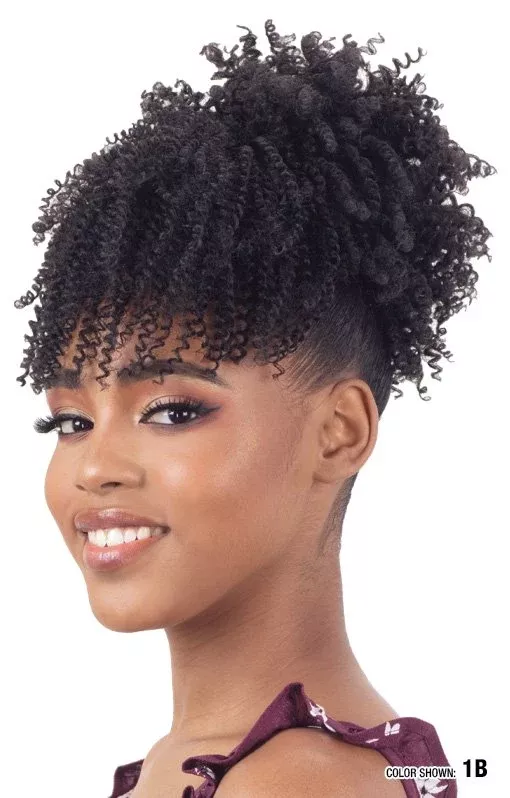 FREETRESS – EQUAL Pony Pop Bang + Ponytail 2PCs COILY (DRAWSTRING)